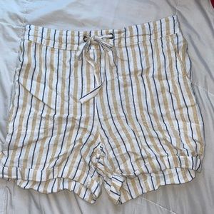 shorts,cute, size medium, beachy colors , brand: per se